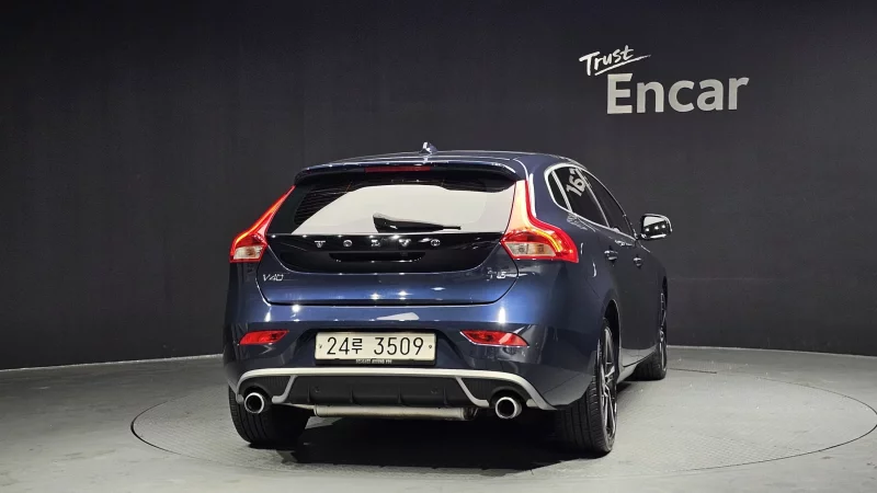 Volvo V40