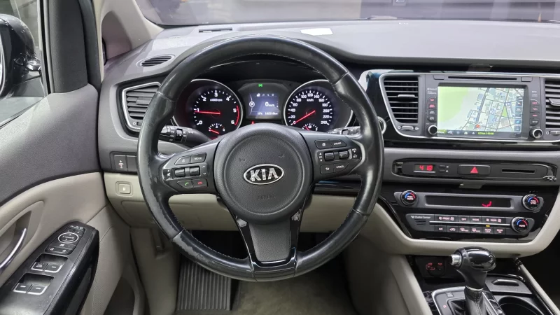Kia Carnival