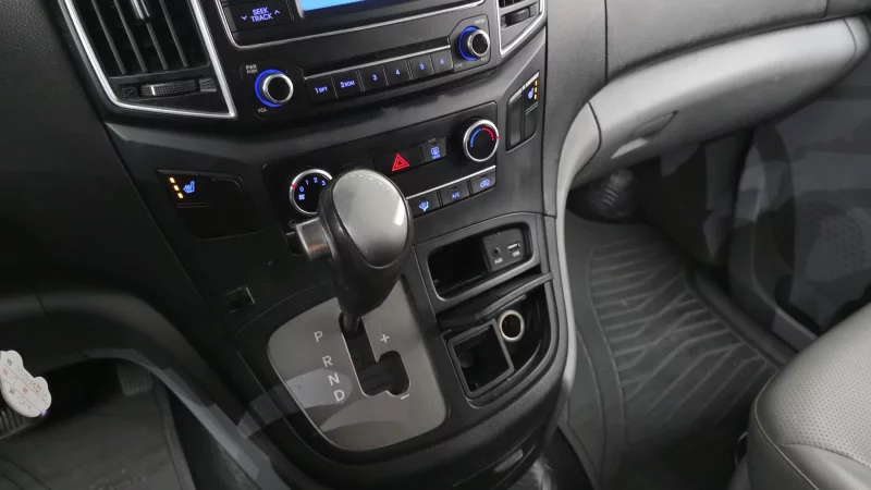 Hyundai Grand Starex