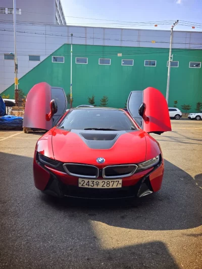 BMW i8