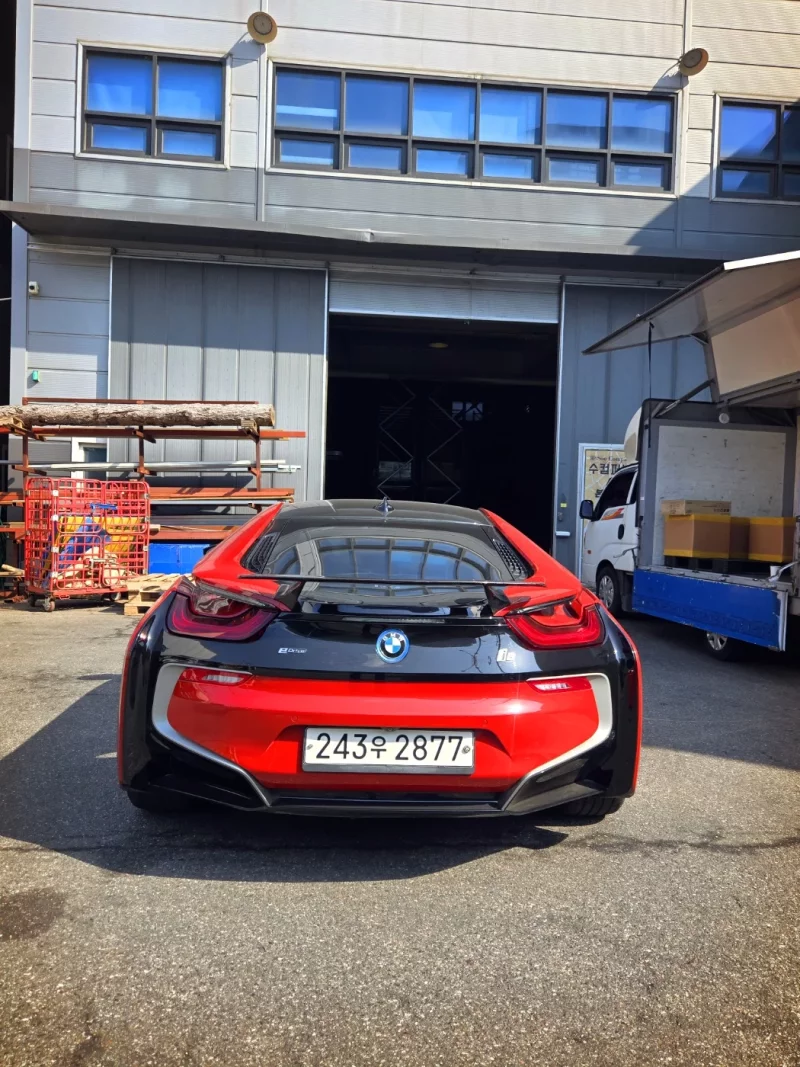 BMW i8