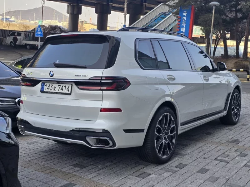 BMW X7