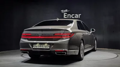 Genesis G90