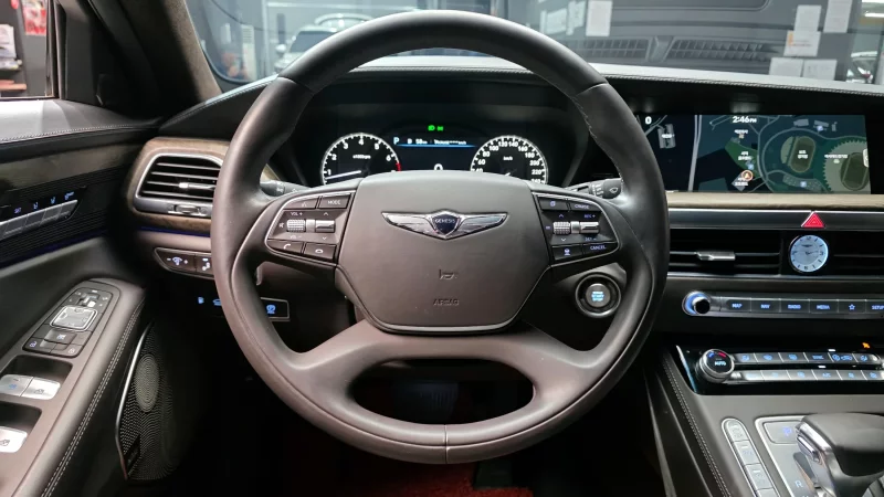 Genesis G90