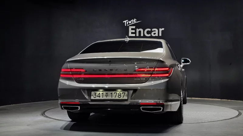 Genesis G90