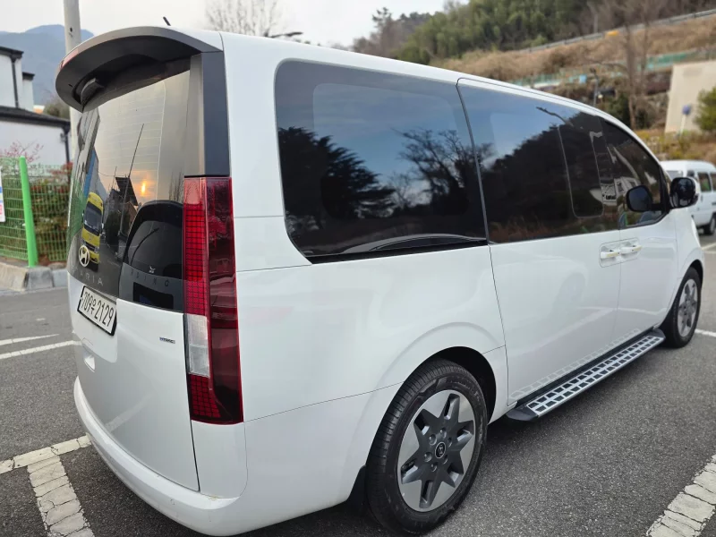 Hyundai Staria