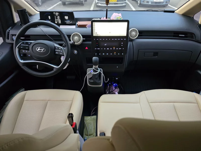 Hyundai Staria