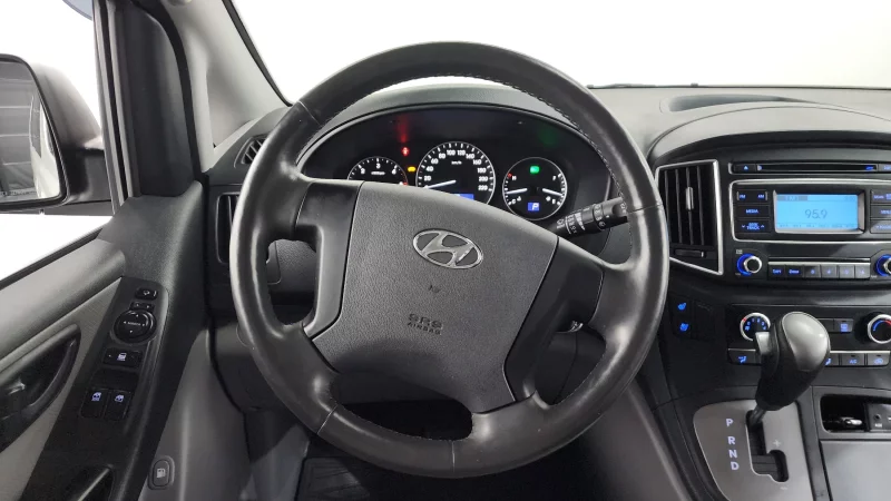 Hyundai Starex