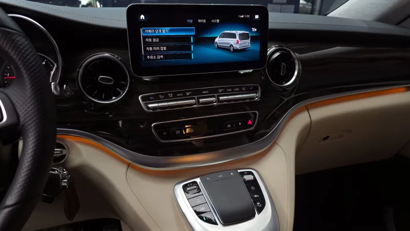 Mercedes-Benz V-Class