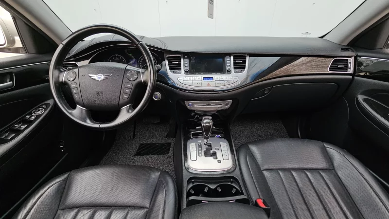 Hyundai Genesis