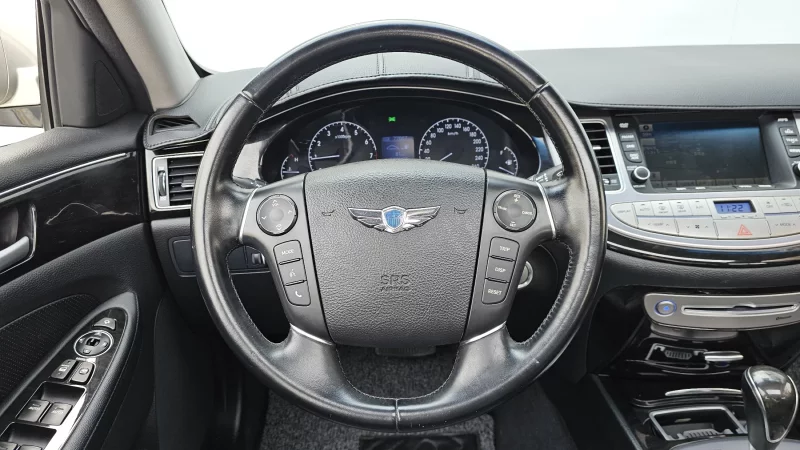 Hyundai Genesis