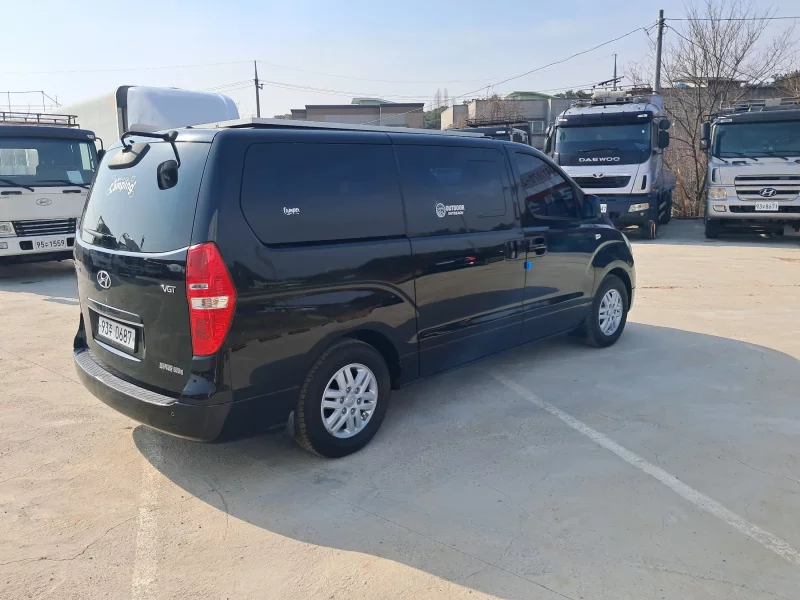 Hyundai Starex