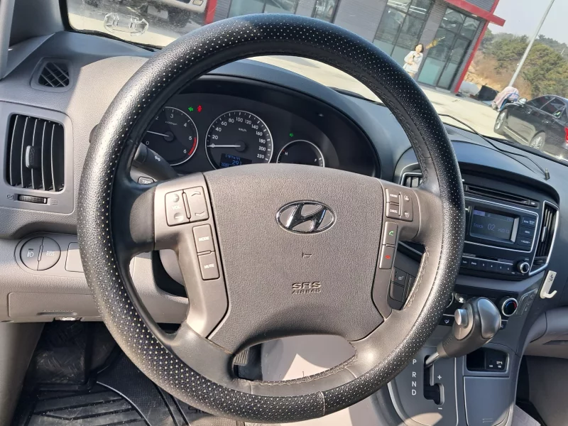 Hyundai Starex