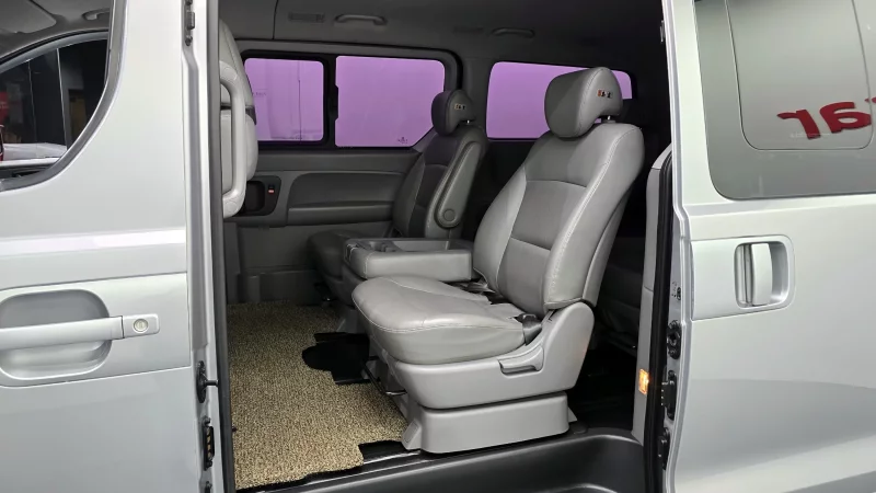 Hyundai Starex