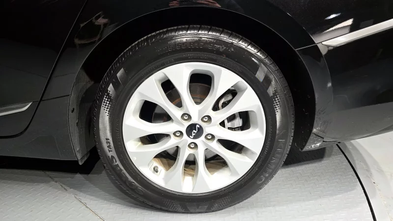 Kia K8