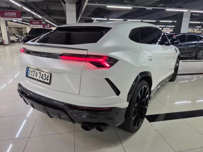 Lamborghini URUS
