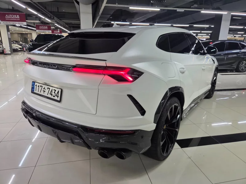 Lamborghini URUS