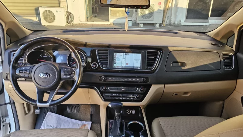 Kia Carnival