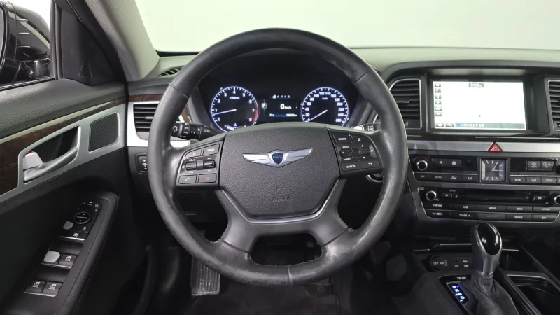 Hyundai Genesis