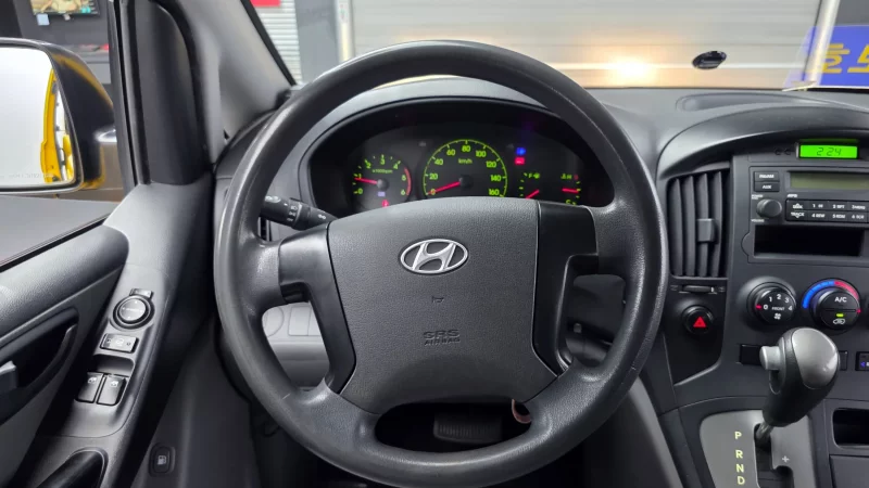 Hyundai Starex