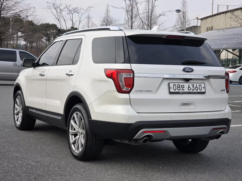 Ford EXPLORER