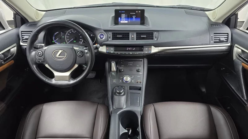 Lexus CT200h