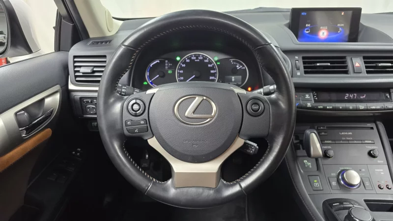 Lexus CT200h