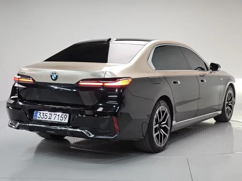 BMW 7-Series