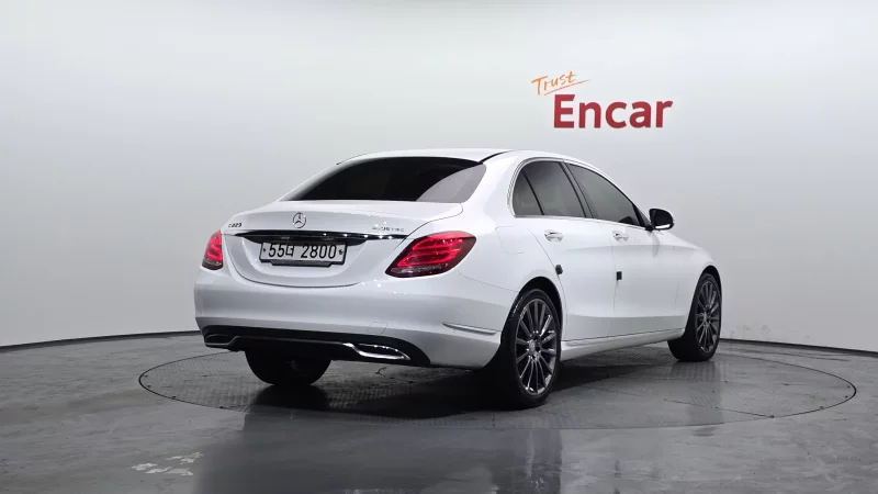Mercedes-Benz C-Class