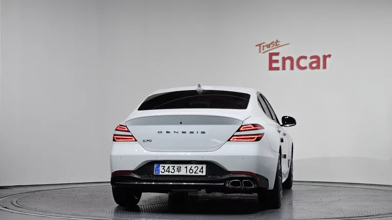 Genesis G70