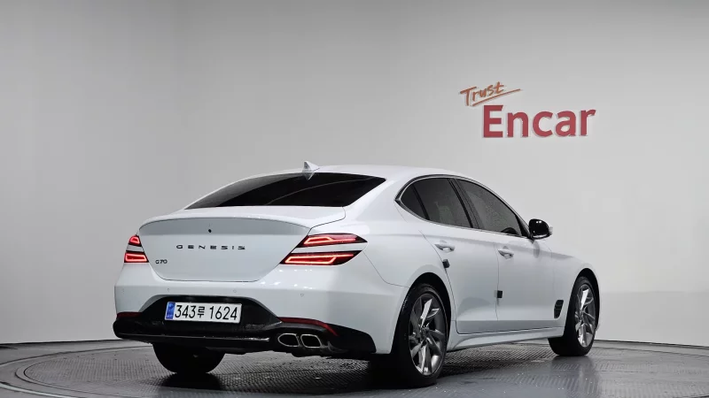 Genesis G70