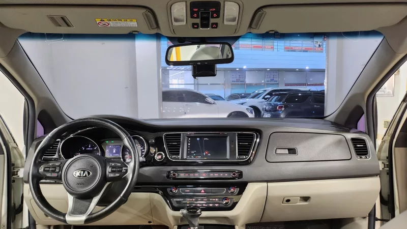 Kia Carnival