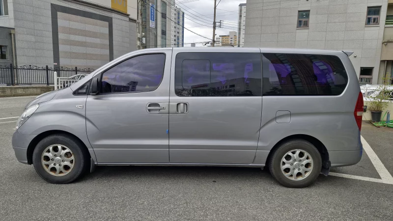 Hyundai Starex