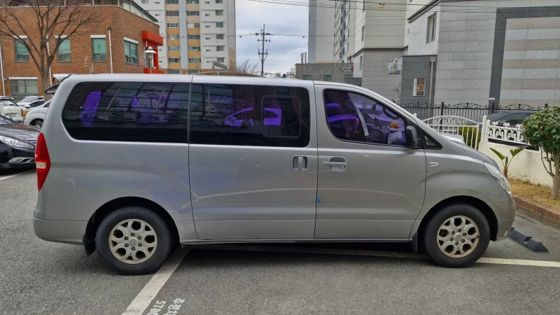 Hyundai Starex