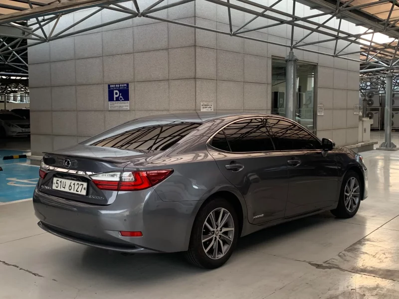 Lexus ES300h