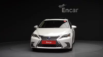 Lexus CT200h