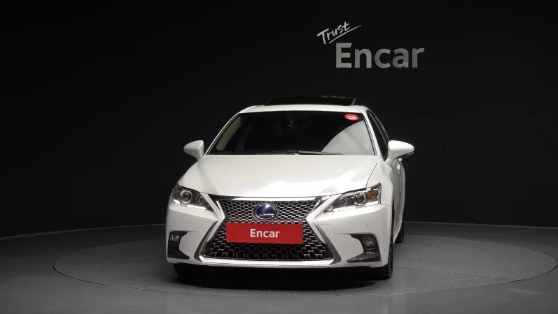 Lexus CT200h