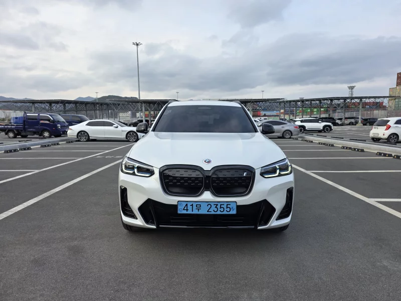 BMW iX3