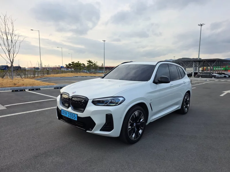 BMW iX3