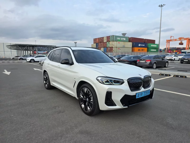 BMW iX3