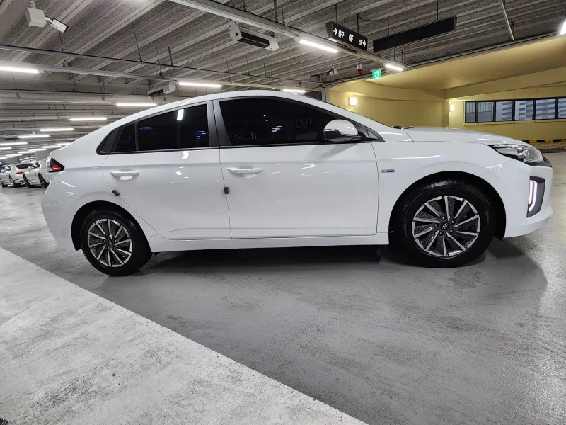 Hyundai Ioniq