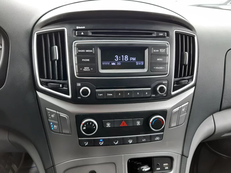 Hyundai Starex