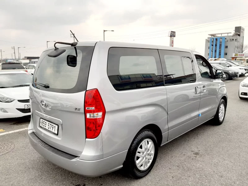 Hyundai Starex