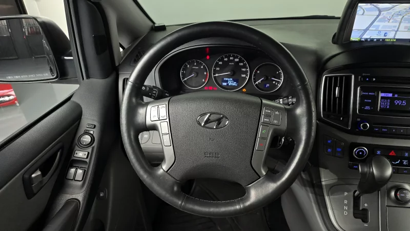 Hyundai Starex