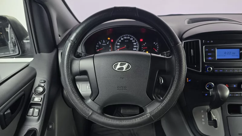 Hyundai Starex