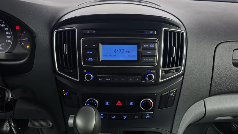 Hyundai Starex