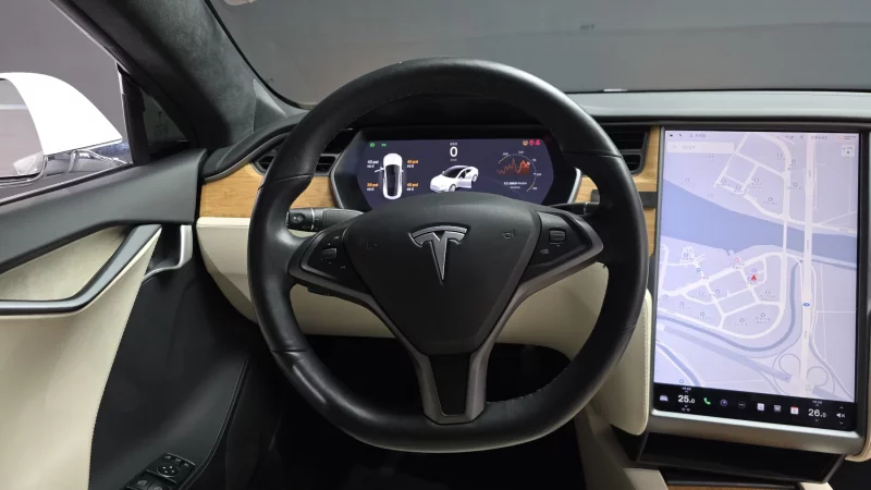 Tesla MODEL S