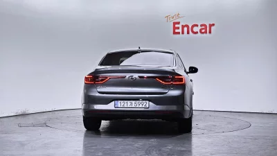 Renault SM6