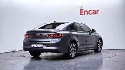 Renault SM6