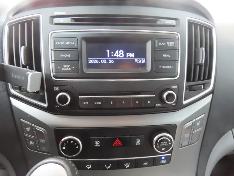 Hyundai Starex